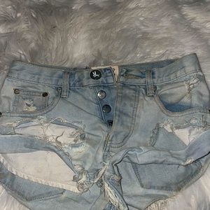 Size 23 (fits 3 sizes larger) ONETEASPOON Shorts